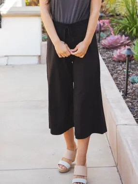 Cropped Wide Leg Gaucho Pants; Black